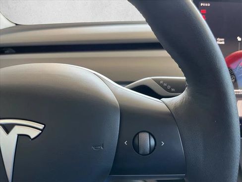 Used 2023 Tesla Model 3 Standard Range RWD image 18