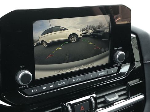 New 2025 Nissan Pathfinder SV image 30