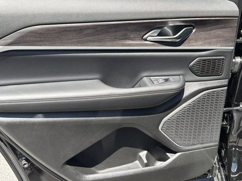 New 2026 Jeep Grand Wagoneer Limited AWD/4WD image 23