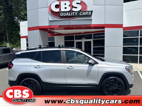 Used 2022 GMC Terrain SLE w/ Driver Convenience Package AWD/4WD image 1