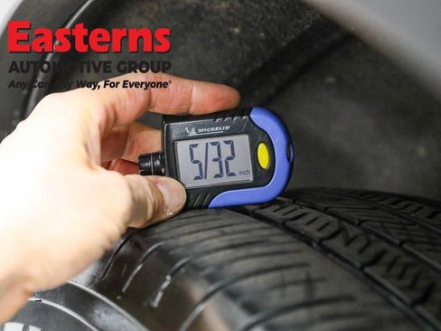 Used 2022 Nissan Pathfinder SV image 28