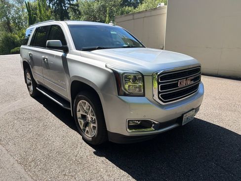 Used 2017 GMC Yukon SLT w/ HD Trailering Package AWD/4WD image 6