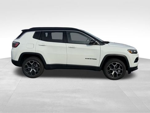 New 2026 Jeep Compass Limited w/ Sun, Sound & Navigation Group image 8