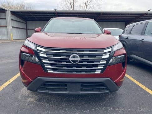 Used 2025 Nissan Rogue SV image 17