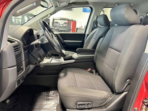 Used 2012 Nissan Titan SV w/ SV Value Truck Pkg image 11