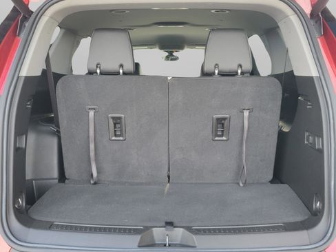 Used 2023 GMC Acadia SLT w/ Elevation Edition image 10