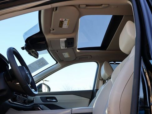 Used 2023 Nissan Rogue SL w/ SL Premium Package image 38