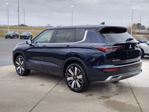 New 2025 Mitsubishi Outlander SE image 25