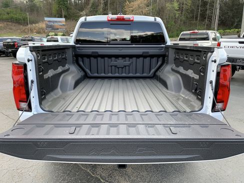 New 2026 Chevrolet Colorado ZR2 w/ Technology Package AWD/4WD image 23