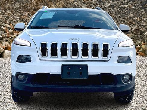 Used 2014 Jeep Cherokee Latitude w/ Comfort/Convenience Group image 3