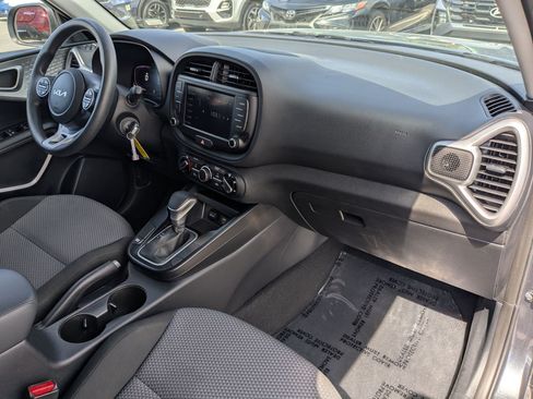Used 2024 Kia Soul LX w/ Option Group 015 FWD image 32