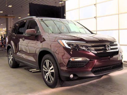 Used 2018 Honda Pilot EX image 5