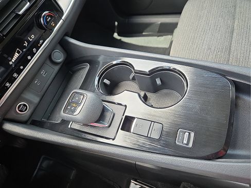 Used 2022 Nissan Rogue SV FWD image 25