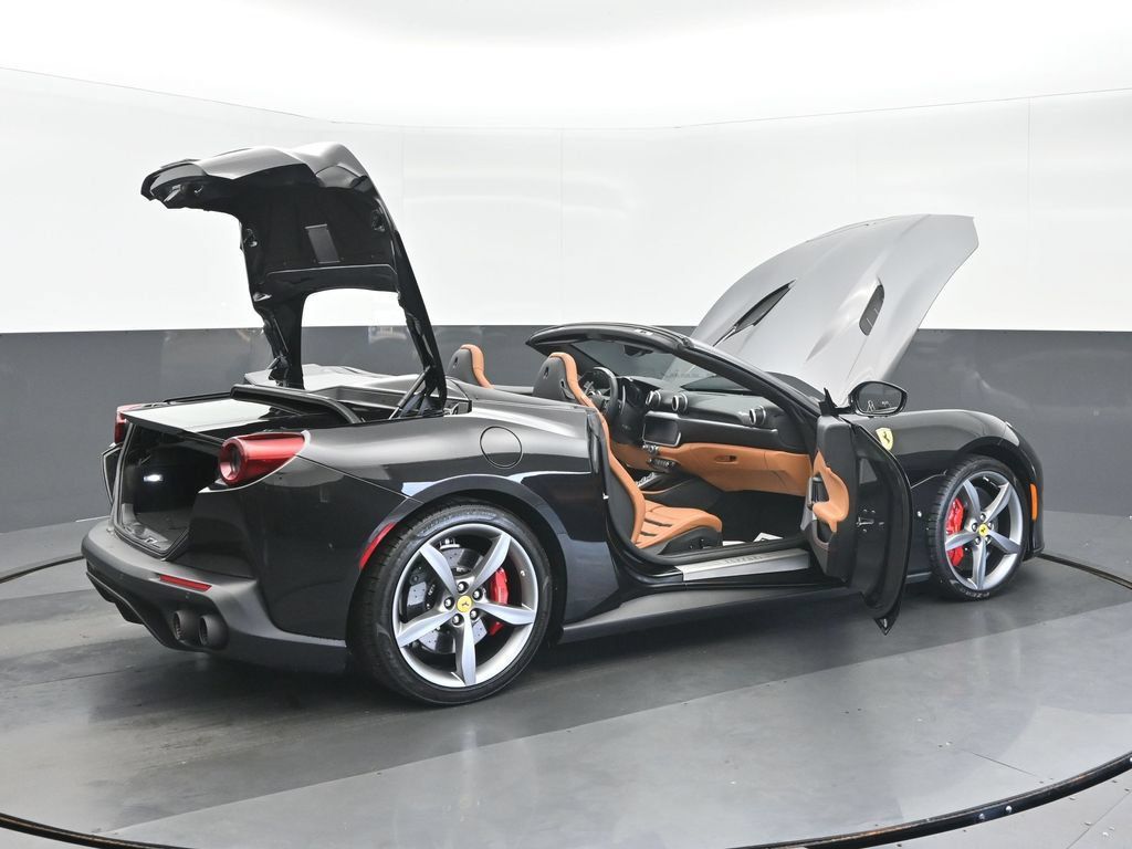 Used 2020 Ferrari Portofino RWD image 37