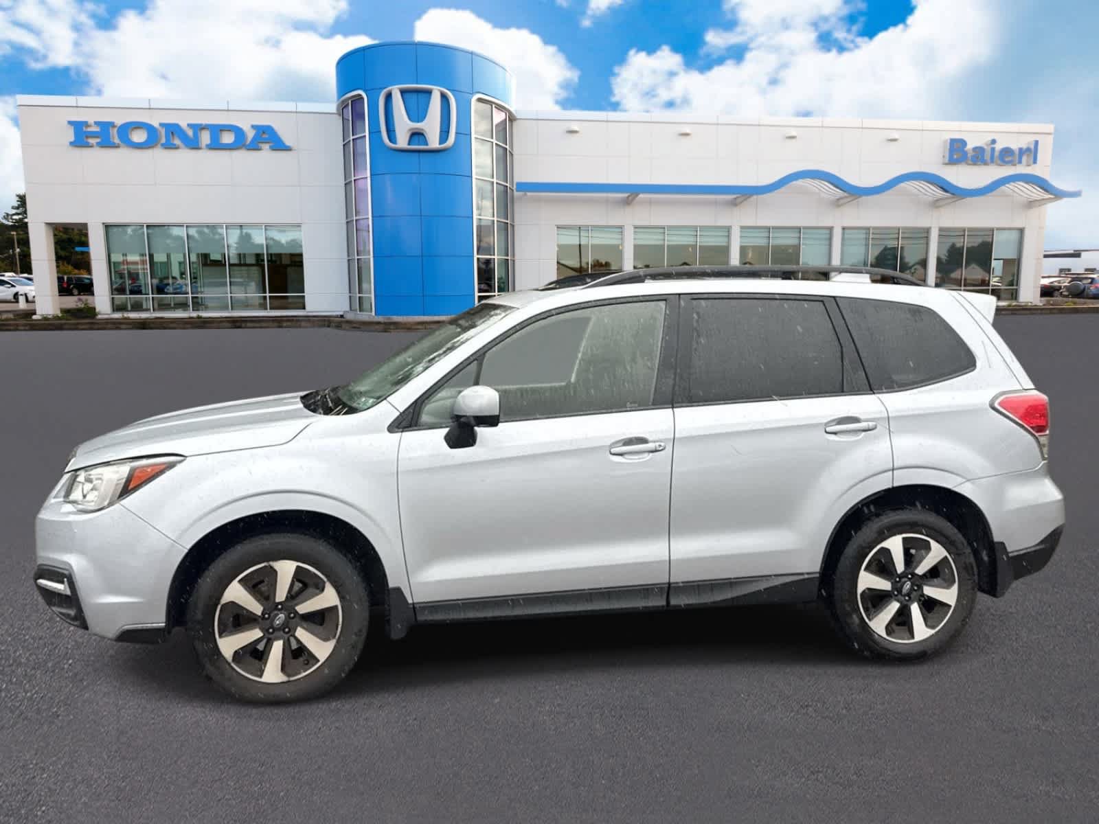 Used 2017 Subaru Forester 2.5i Premium AWD/4WD image 2