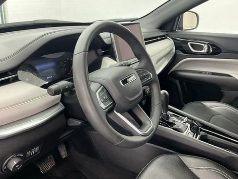 Used 2025 Jeep Compass Limited AWD/4WD image 16