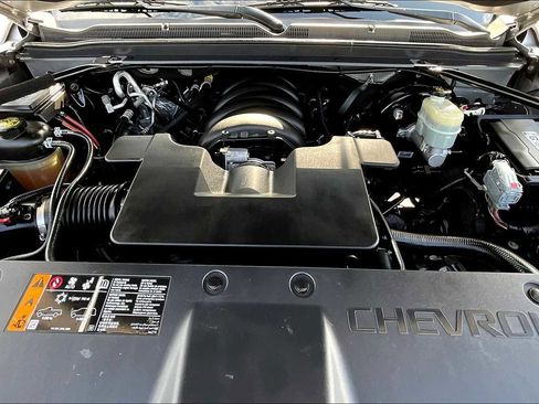 Used 2020 Chevrolet Suburban LT image 31