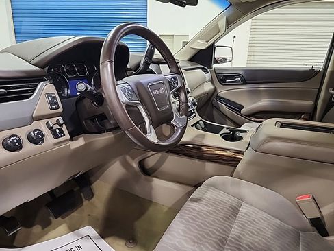 Used 2017 GMC Yukon SLE w/ SLE Value Package AWD/4WD image 8
