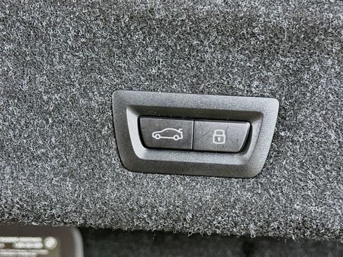 Used 2025 BMW 330i xDrive Sedan AWD/4WD image 39