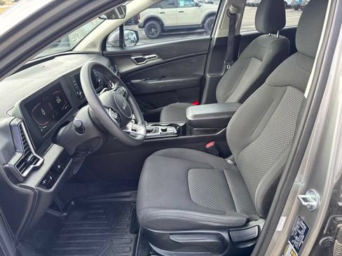 Used 2023 Kia Sportage LX AWD/4WD image 10