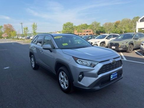 Used 2019 Toyota RAV4 XLE w/ Convenience Package AWD/4WD image 3