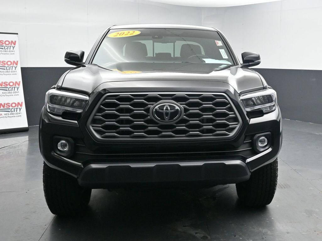 Used 2022 Toyota Tacoma TRD Off-Road AWD/4WD image 3