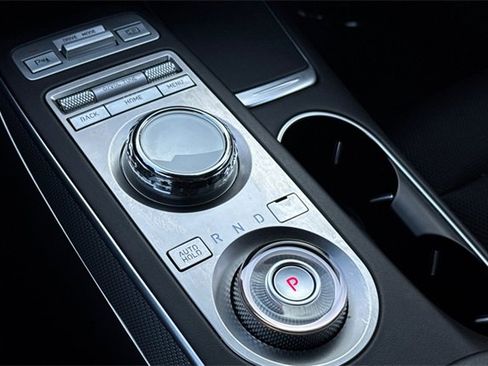 Used 2023 Genesis GV70 2.5T w/ Sport Prestige Package image 27