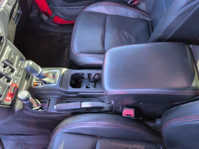 Used 2018 Jeep Wrangler Unlimited Rubicon w/ Dual Top Group AWD/4WD image 23