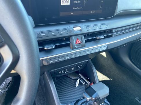 Used 2025 Kia K4 FWD image 39