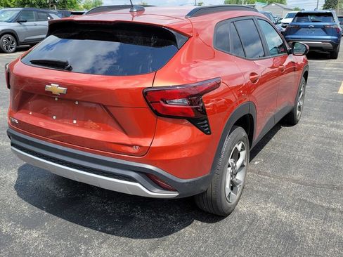 Used 2024 Chevrolet Trax LT w/ Driver Confidence Package FWD image 6