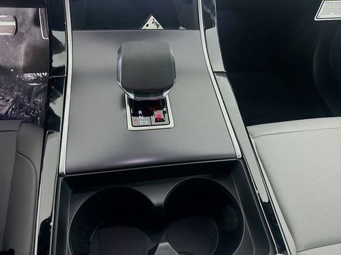 Used 2026 Land Rover Range Rover Velar Dynamic SE image 19