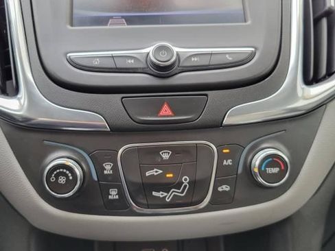 Used 2021 Chevrolet Equinox LS w/ LS Convenience Package FWD image 22