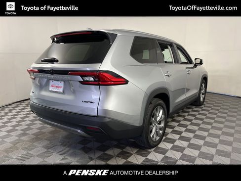 Used 2024 Toyota Grand Highlander Limited image 17