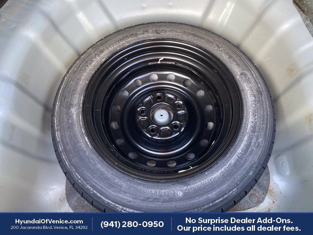 Used 2013 Hyundai Elantra GLS w/ Preferred Pkg FWD image 19
