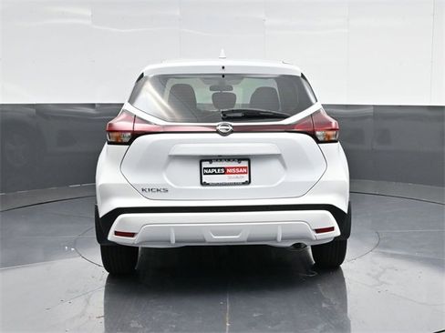 Used 2025 Nissan Kicks Play S image 4