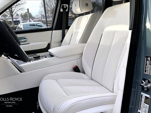 New 2026 Rolls-Royce Cullinan image 9