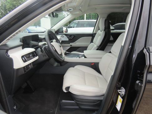 Used 2026 Lincoln Aviator Reserve AWD/4WD image 25