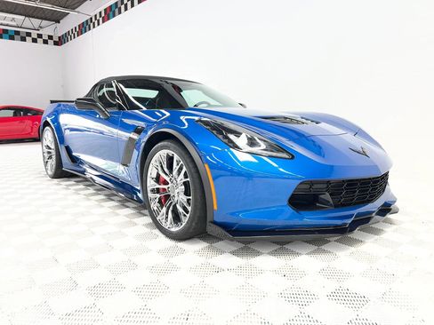 Used 2015 Chevrolet Corvette Z06 w/ 3LZ Preferred Equipment Group RWD image 6