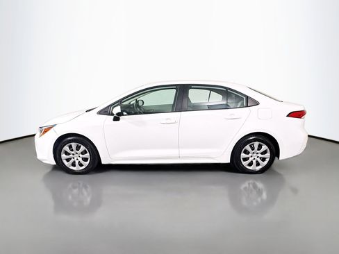 Used 2022 Toyota Corolla LE image 6