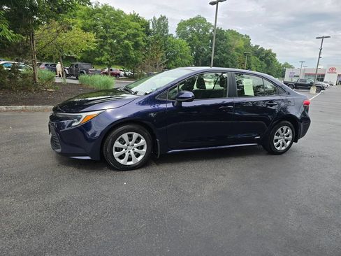 Certified 2023 Toyota Corolla LE w/ Carpet Mat Package (TMS) AWD/4WD image 3