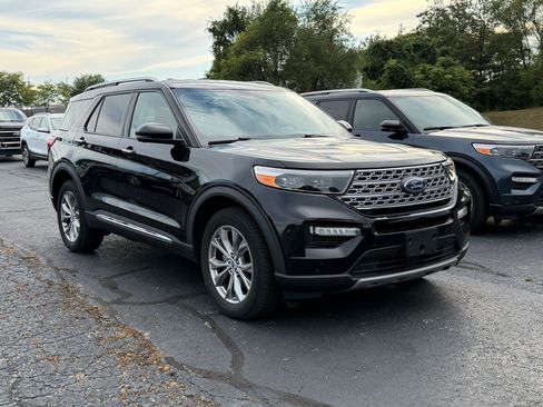 Used 2022 Ford Explorer Limited w/ Equipment Group 301A AWD/4WD image 4