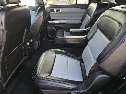 Used 2024 Ford Explorer XLT w/ Equipment Group 202A RWD image 35