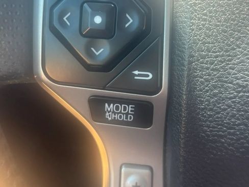 Used 2018 Toyota 4Runner Limited AWD/4WD image 8