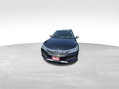 Used 2016 Honda Accord Touring image 6