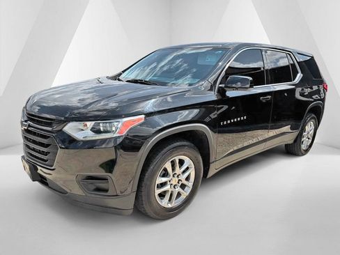 Used 2020 Chevrolet Traverse LS w/ LPO, Black Accent Package AWD/4WD image 3