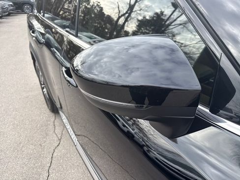 Certified 2025 Nissan Pathfinder Platinum image 43