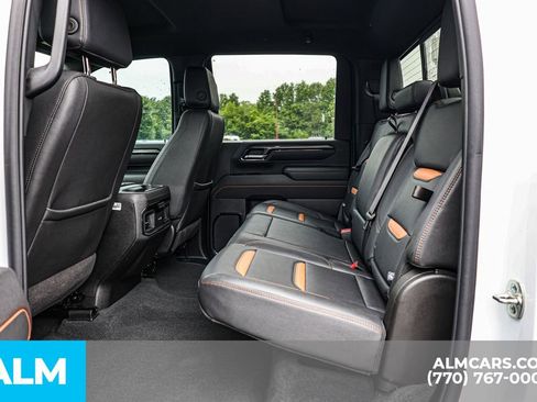 Used 2025 GMC Sierra 2500 AT4 w/ Technology Package AWD/4WD image 19