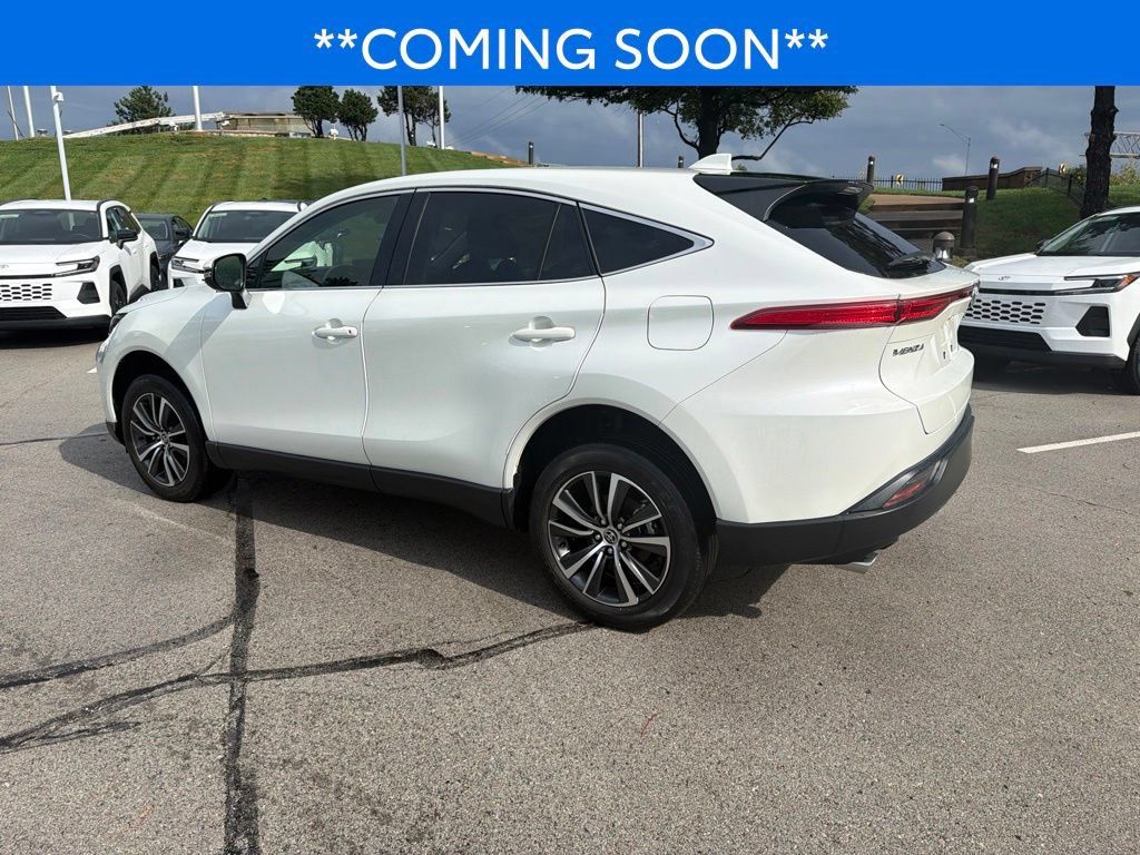 Used 2022 Toyota Venza LE AWD/4WD image 10