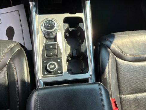 Used 2020 Ford Explorer Platinum w/ Premium Technology Package AWD/4WD image 21