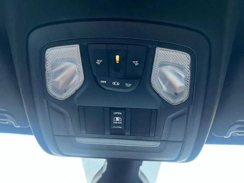 Used 2020 RAM 1500 Big Horn AWD/4WD image 45